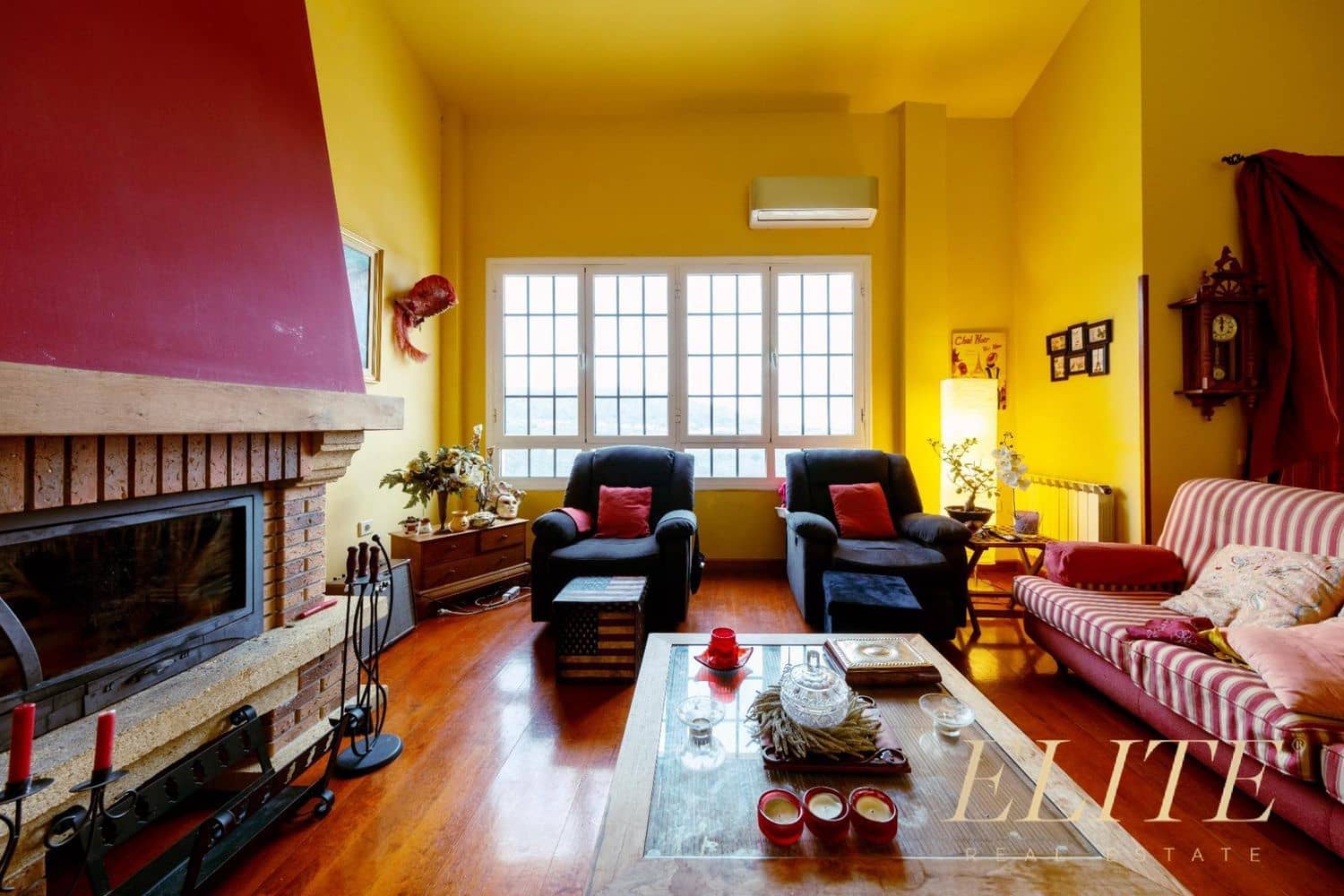 5 bedroom Villa for sale in Santa Brigida with garage - € 699,000 (Ref: 9586864)