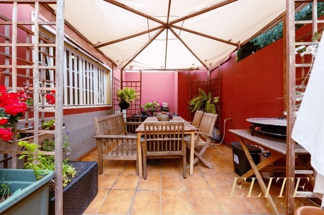 5 soveværelse Villa til salg i Santa Brígida med garage - € 699.000 (Ref: 9586864)