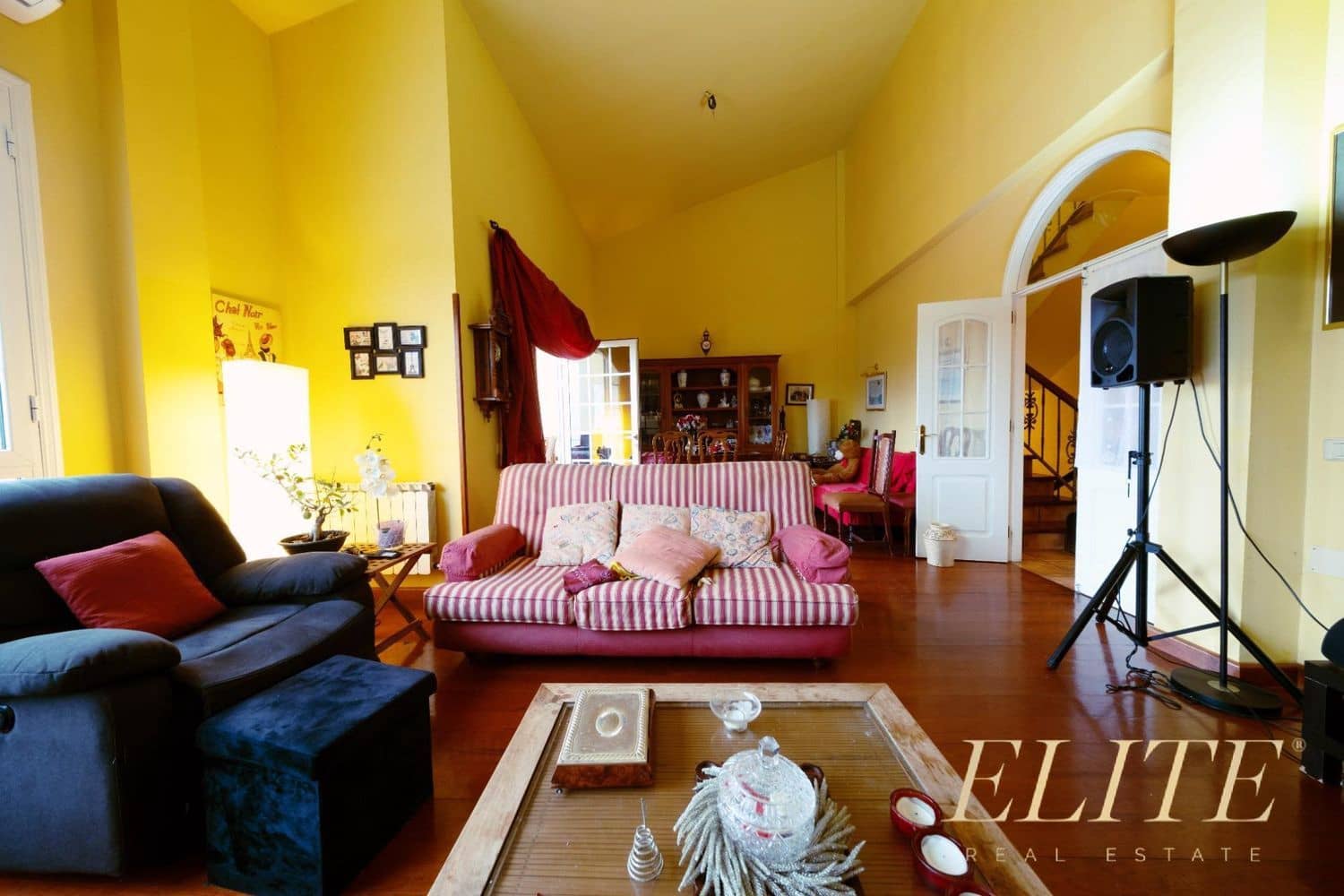 5 bedroom Villa for sale in Santa Brigida with garage - € 699,000 (Ref: 9586864)