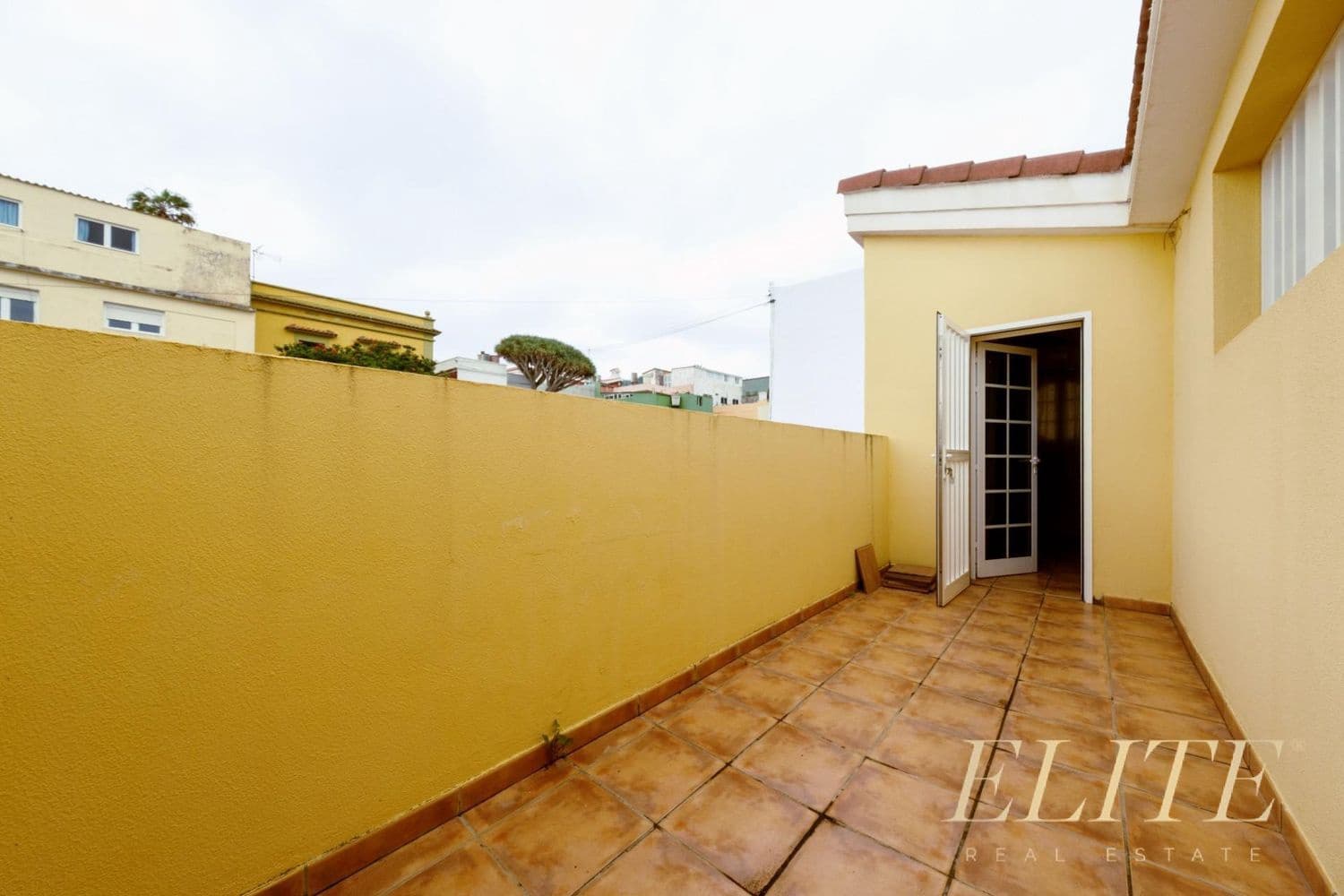 5 bedroom Villa for sale in Santa Brigida with garage - € 699,000 (Ref: 9586864)