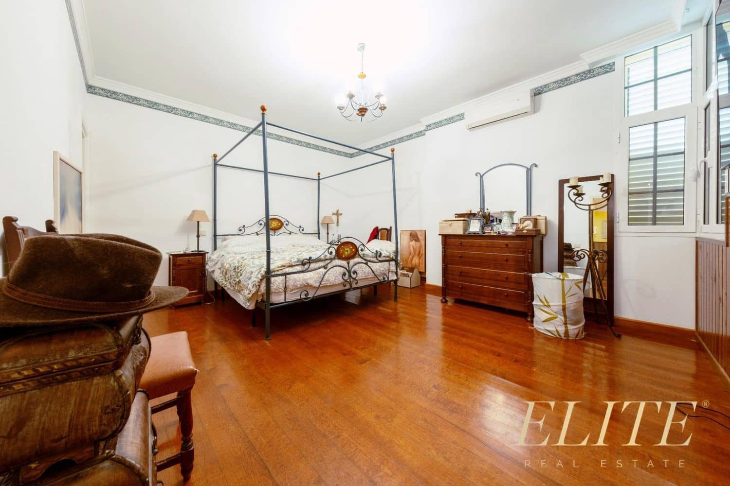 5 bedroom Villa for sale in Santa Brigida with garage - € 699,000 (Ref: 9586864)