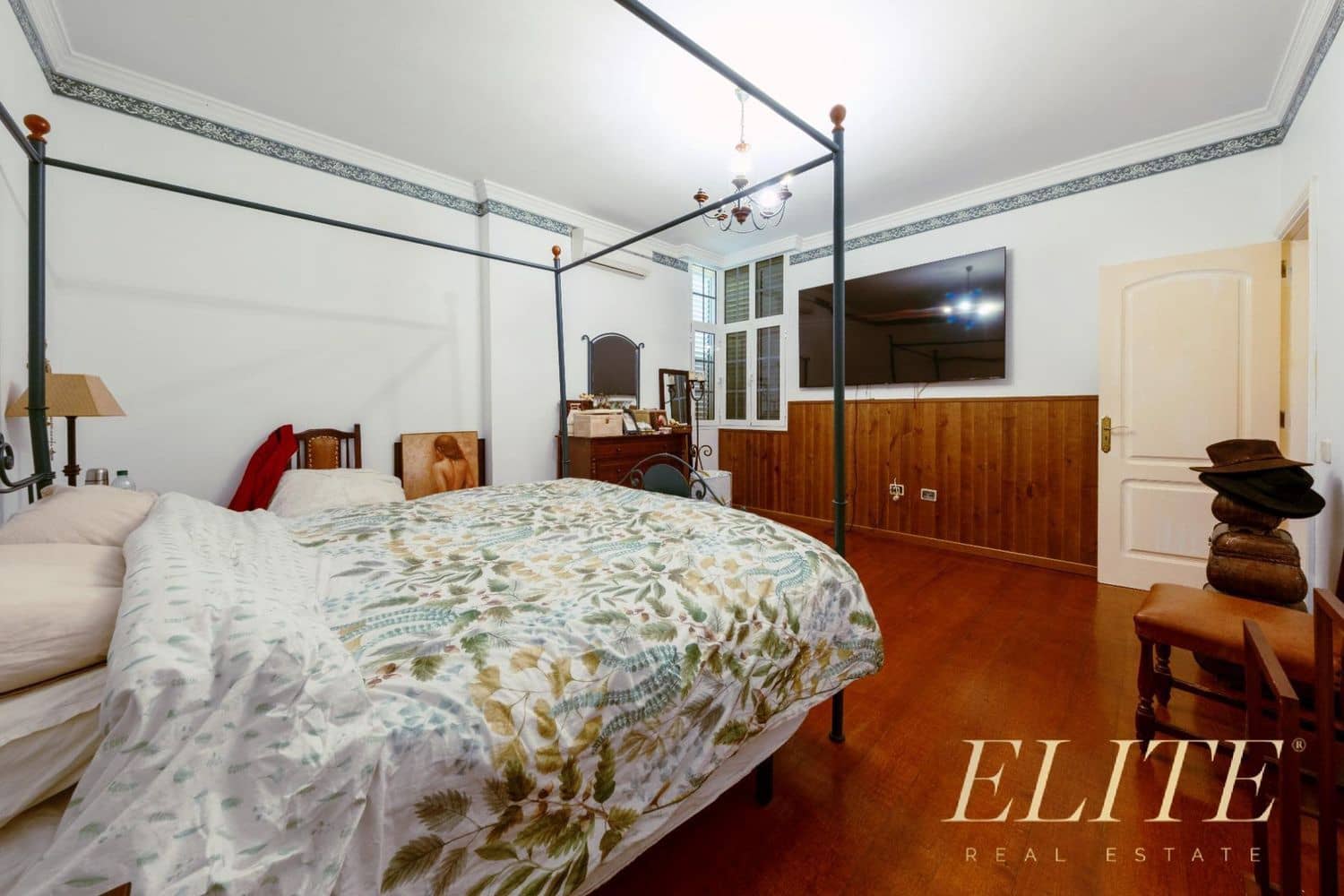 5 bedroom Villa for sale in Santa Brigida with garage - € 699,000 (Ref: 9586864)