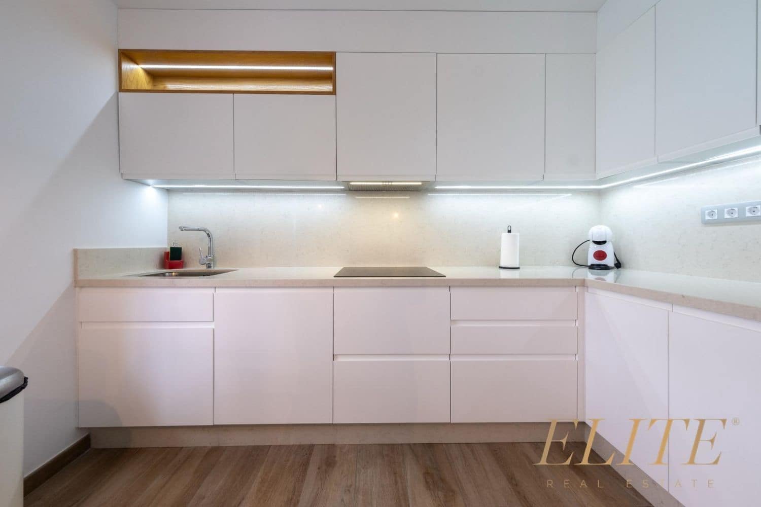 3 makuuhuone Omakotitalo myytävänä paikassa Playa del Ingles mukana uima-altaan 
autotalli - 1 050 000 € (Ref: 9586865)