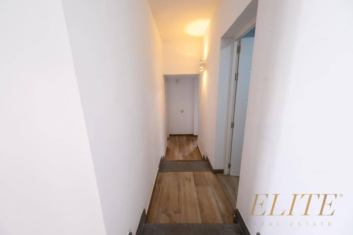 3 makuuhuone Omakotitalo myytävänä paikassa Playa del Ingles mukana uima-altaan 
autotalli - 1 050 000 € (Ref: 9586865)