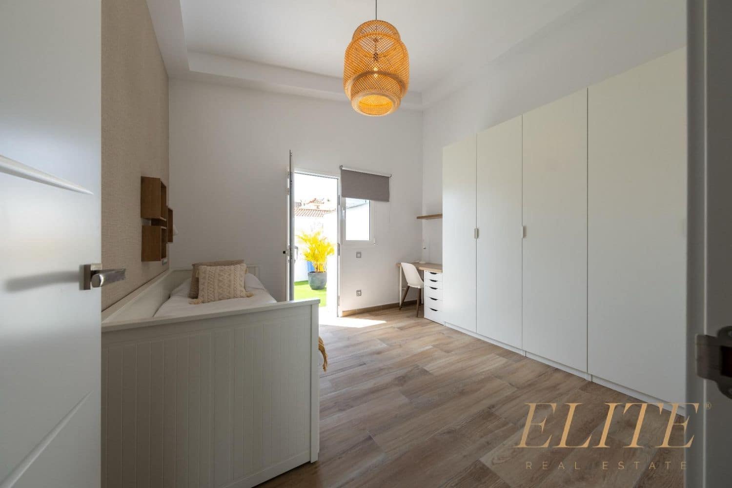 3 makuuhuone Omakotitalo myytävänä paikassa Playa del Ingles mukana uima-altaan 
autotalli - 1 050 000 € (Ref: 9586865)