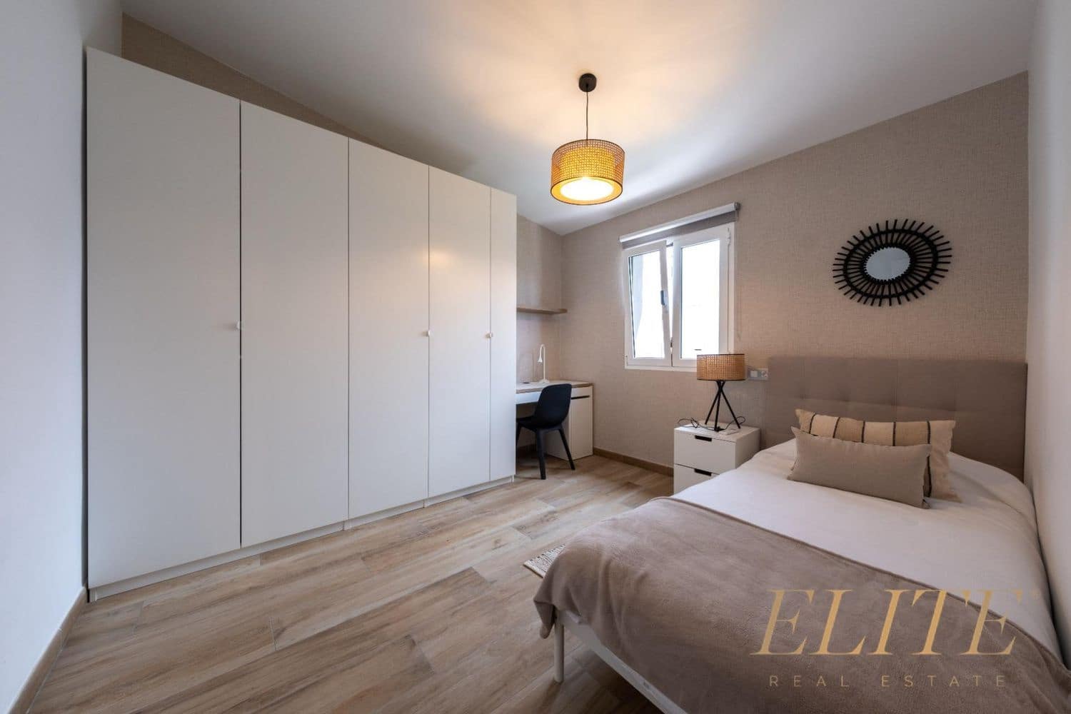 3 makuuhuone Omakotitalo myytävänä paikassa Playa del Ingles mukana uima-altaan 
autotalli - 1 050 000 € (Ref: 9586865)