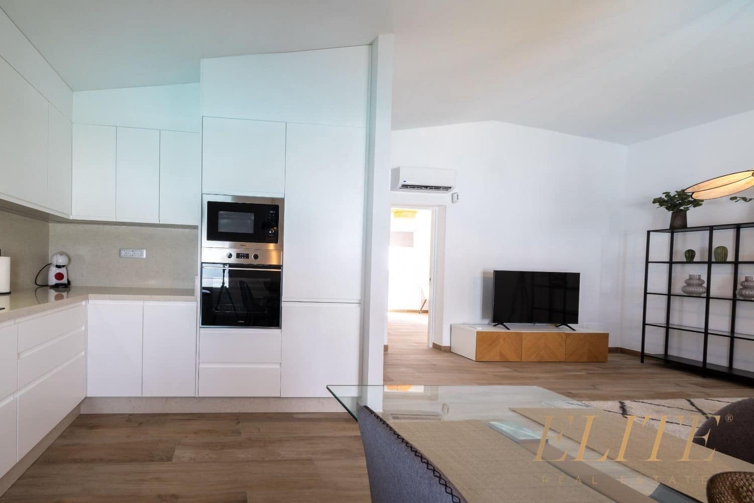 3 makuuhuone Omakotitalo myytävänä paikassa Playa del Ingles mukana uima-altaan 
autotalli - 1 050 000 € (Ref: 9586865)