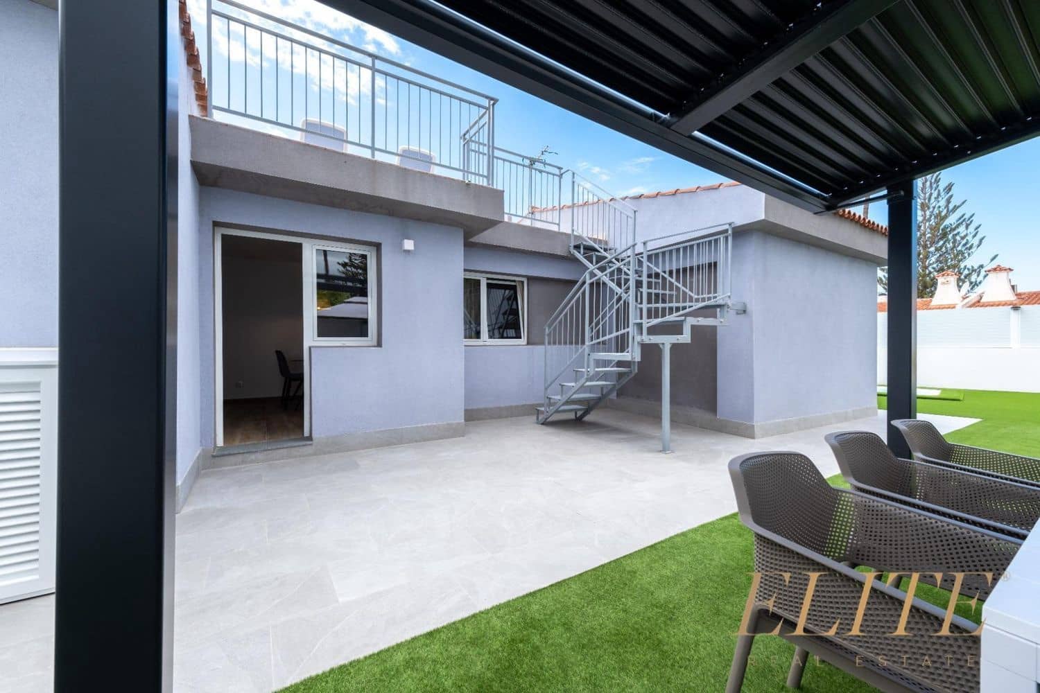 3 makuuhuone Omakotitalo myytävänä paikassa Playa del Ingles mukana uima-altaan 
autotalli - 1 325 000 € (Ref: 9586866)