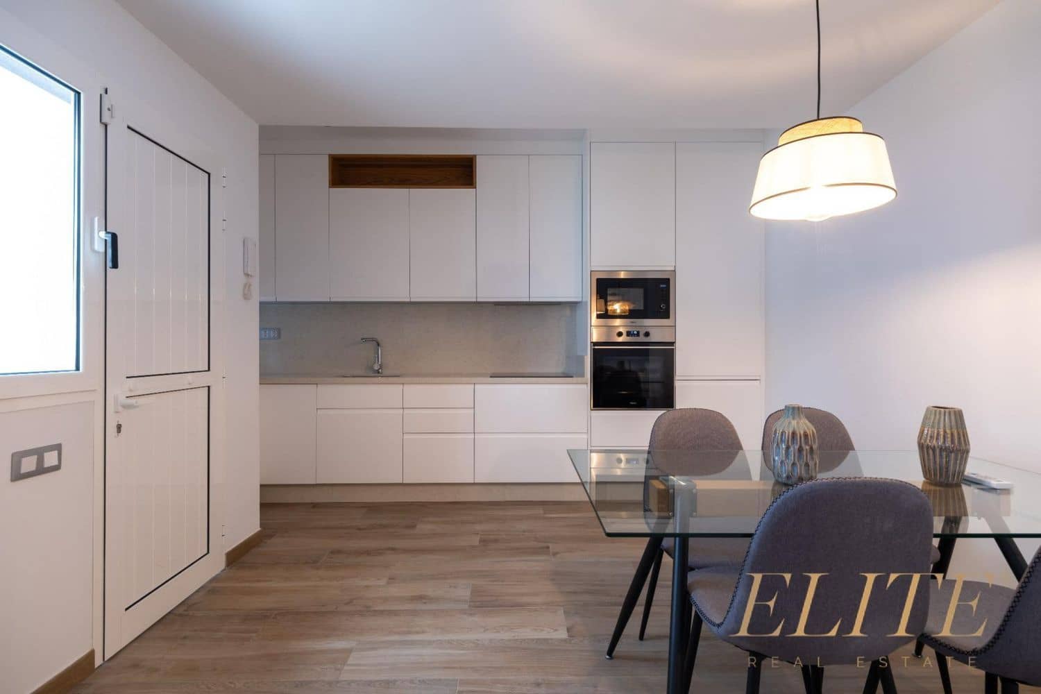 3 makuuhuone Omakotitalo myytävänä paikassa Playa del Ingles mukana uima-altaan 
autotalli - 1 325 000 € (Ref: 9586866)