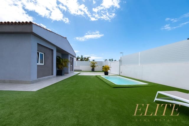 3 makuuhuone Omakotitalo myytävänä paikassa Playa del Inglés, San Bartolomé de Tirajana mukana uima-altaan 
autotalli - 1 325 000 € (Ref: 9586866)