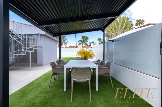 3 makuuhuone Omakotitalo myytävänä paikassa Playa del Inglés, San Bartolomé de Tirajana mukana uima-altaan 
autotalli - 1 325 000 € (Ref: 9586866)