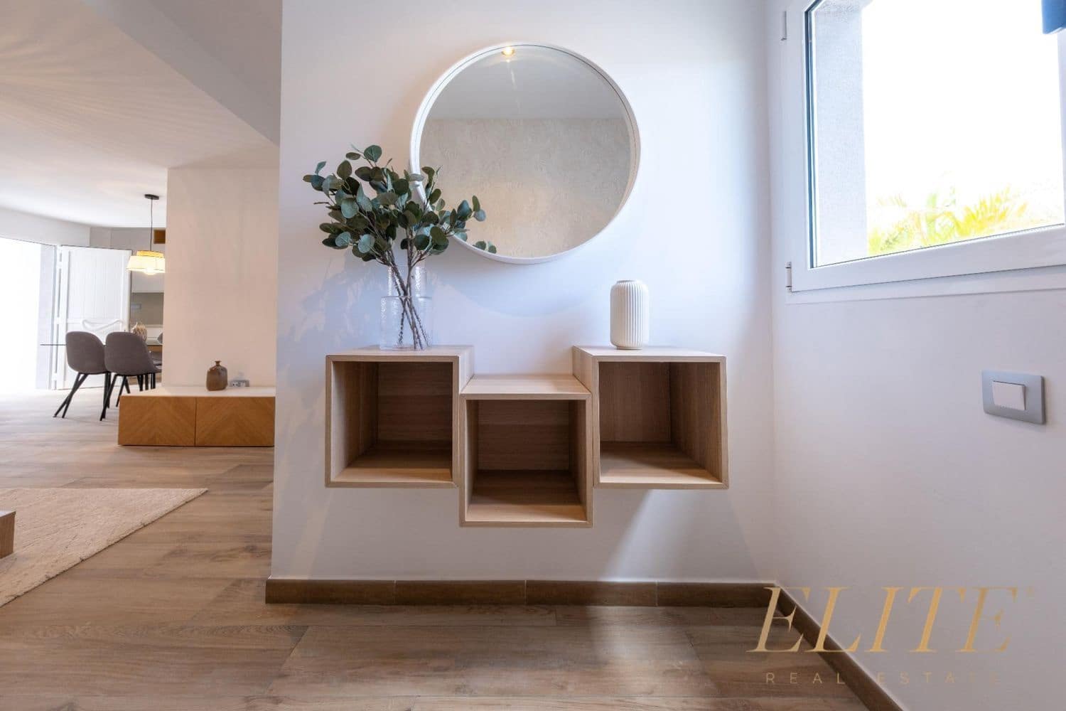 3 makuuhuone Omakotitalo myytävänä paikassa Playa del Ingles mukana uima-altaan 
autotalli - 1 325 000 € (Ref: 9586866)