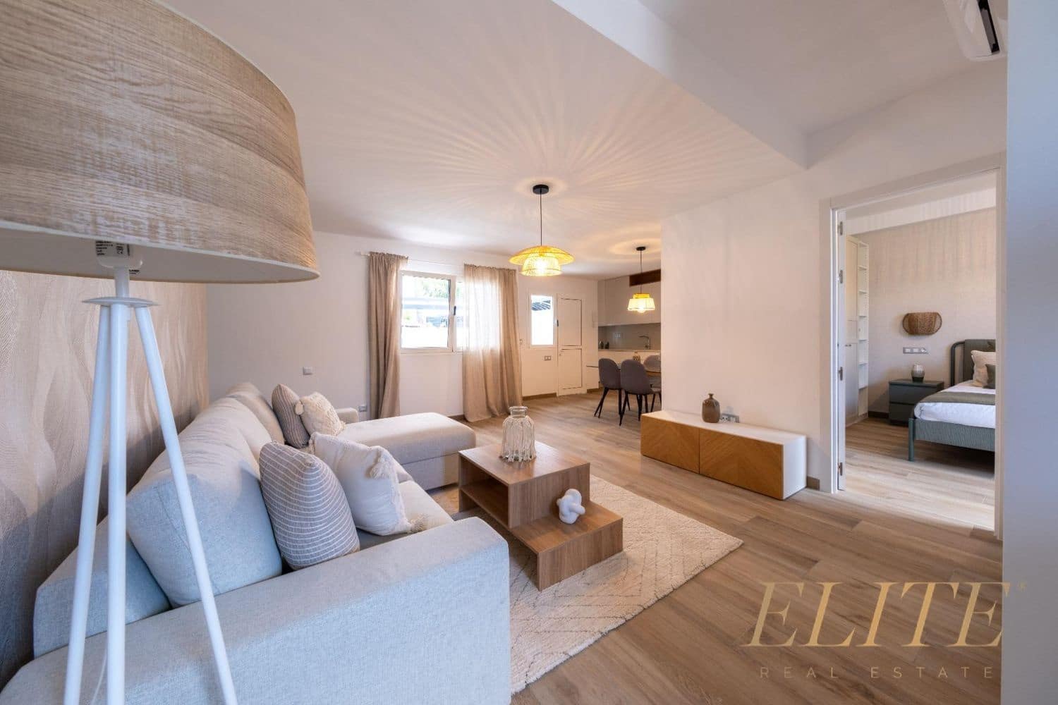 3 makuuhuone Omakotitalo myytävänä paikassa Playa del Ingles mukana uima-altaan 
autotalli - 1 325 000 € (Ref: 9586866)