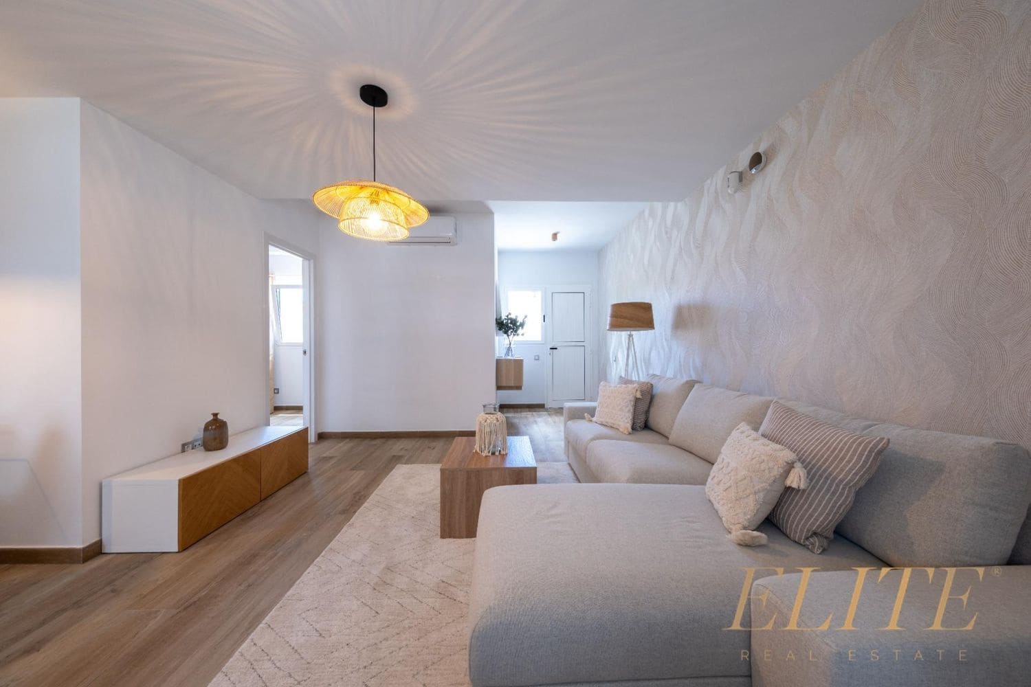 3 makuuhuone Omakotitalo myytävänä paikassa Playa del Ingles mukana uima-altaan 
autotalli - 1 325 000 € (Ref: 9586866)