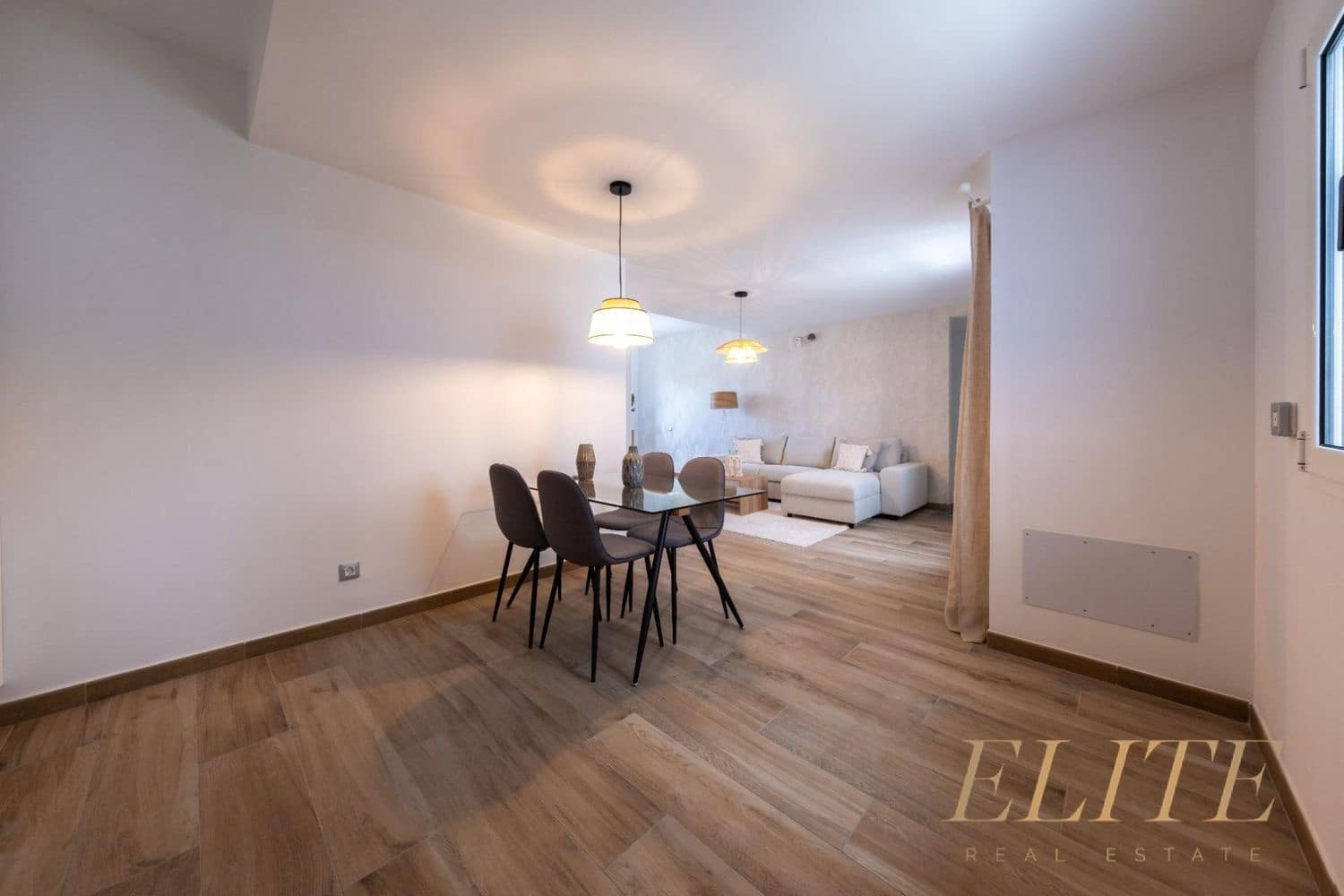 3 makuuhuone Omakotitalo myytävänä paikassa Playa del Ingles mukana uima-altaan 
autotalli - 1 325 000 € (Ref: 9586866)