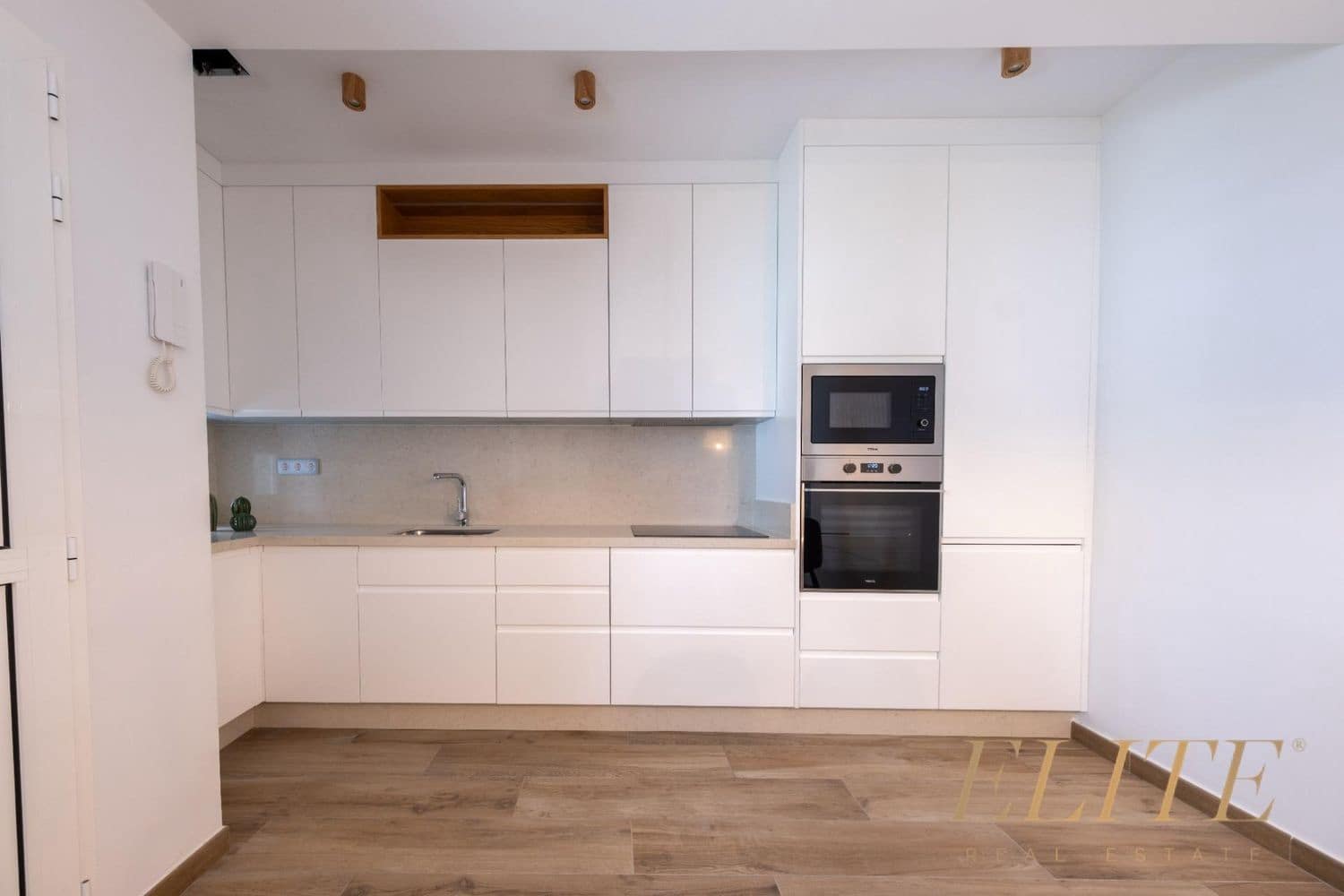 3 makuuhuone Omakotitalo myytävänä paikassa Playa del Ingles mukana uima-altaan 
autotalli - 1 325 000 € (Ref: 9586866)