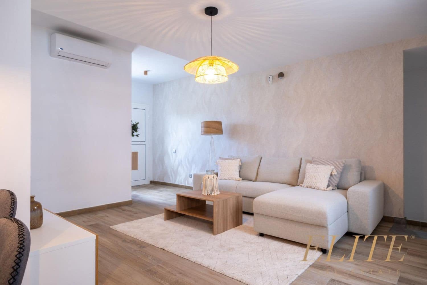 3 makuuhuone Omakotitalo myytävänä paikassa Playa del Ingles mukana uima-altaan 
autotalli - 1 325 000 € (Ref: 9586866)