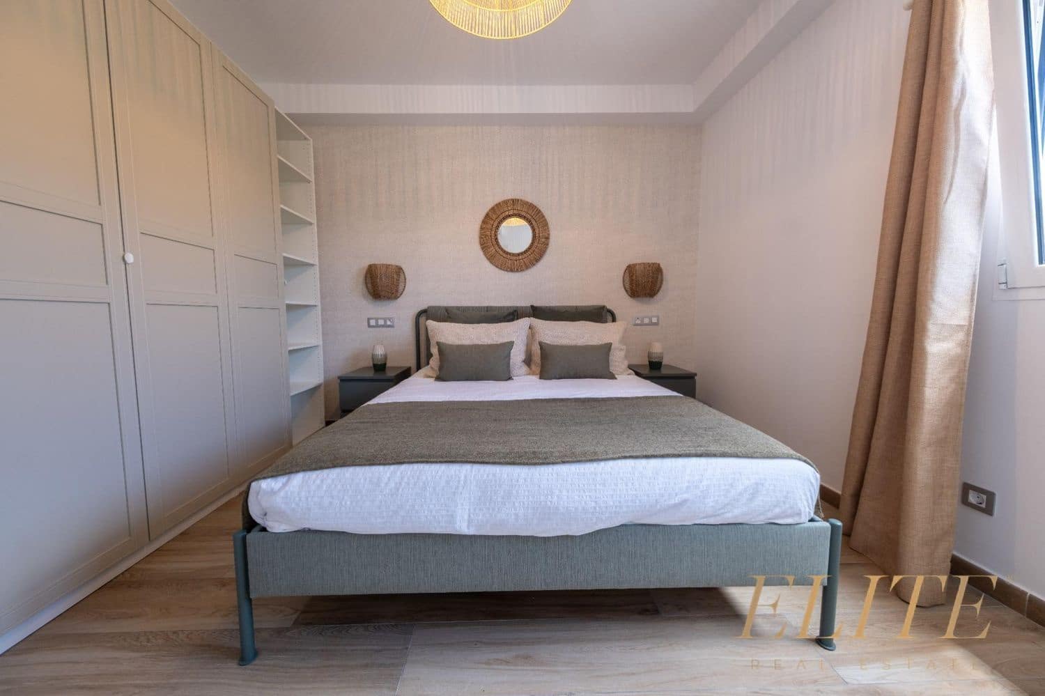 3 makuuhuone Omakotitalo myytävänä paikassa Playa del Ingles mukana uima-altaan 
autotalli - 1 325 000 € (Ref: 9586866)