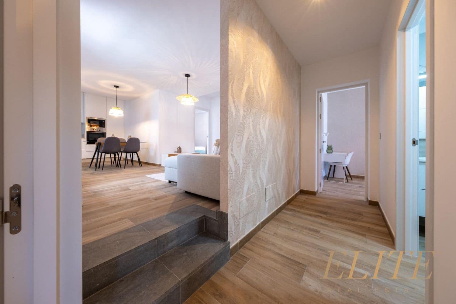 3 makuuhuone Omakotitalo myytävänä paikassa Playa del Ingles mukana uima-altaan 
autotalli - 1 325 000 € (Ref: 9586866)