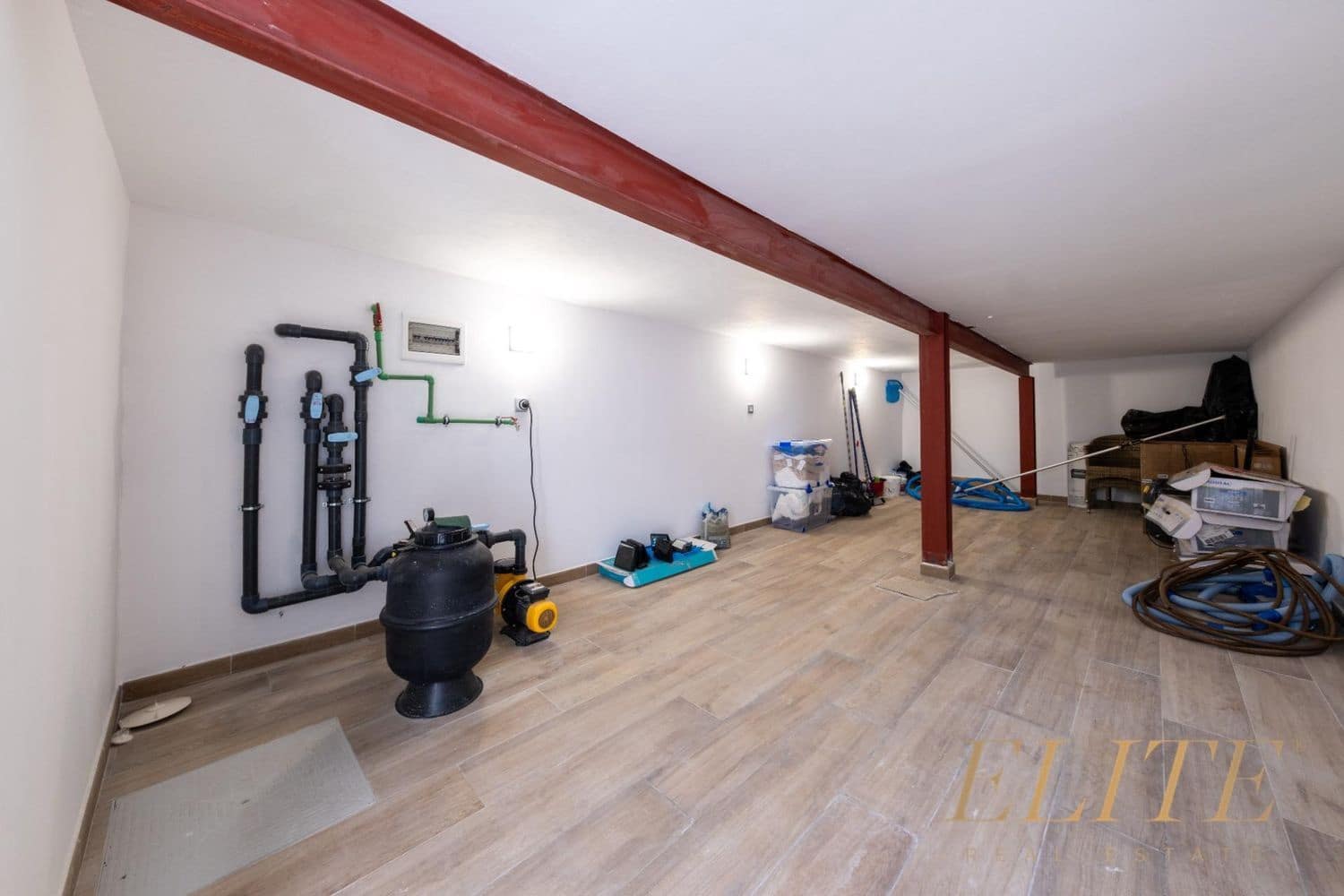 3 makuuhuone Omakotitalo myytävänä paikassa Playa del Ingles mukana uima-altaan 
autotalli - 1 325 000 € (Ref: 9586866)