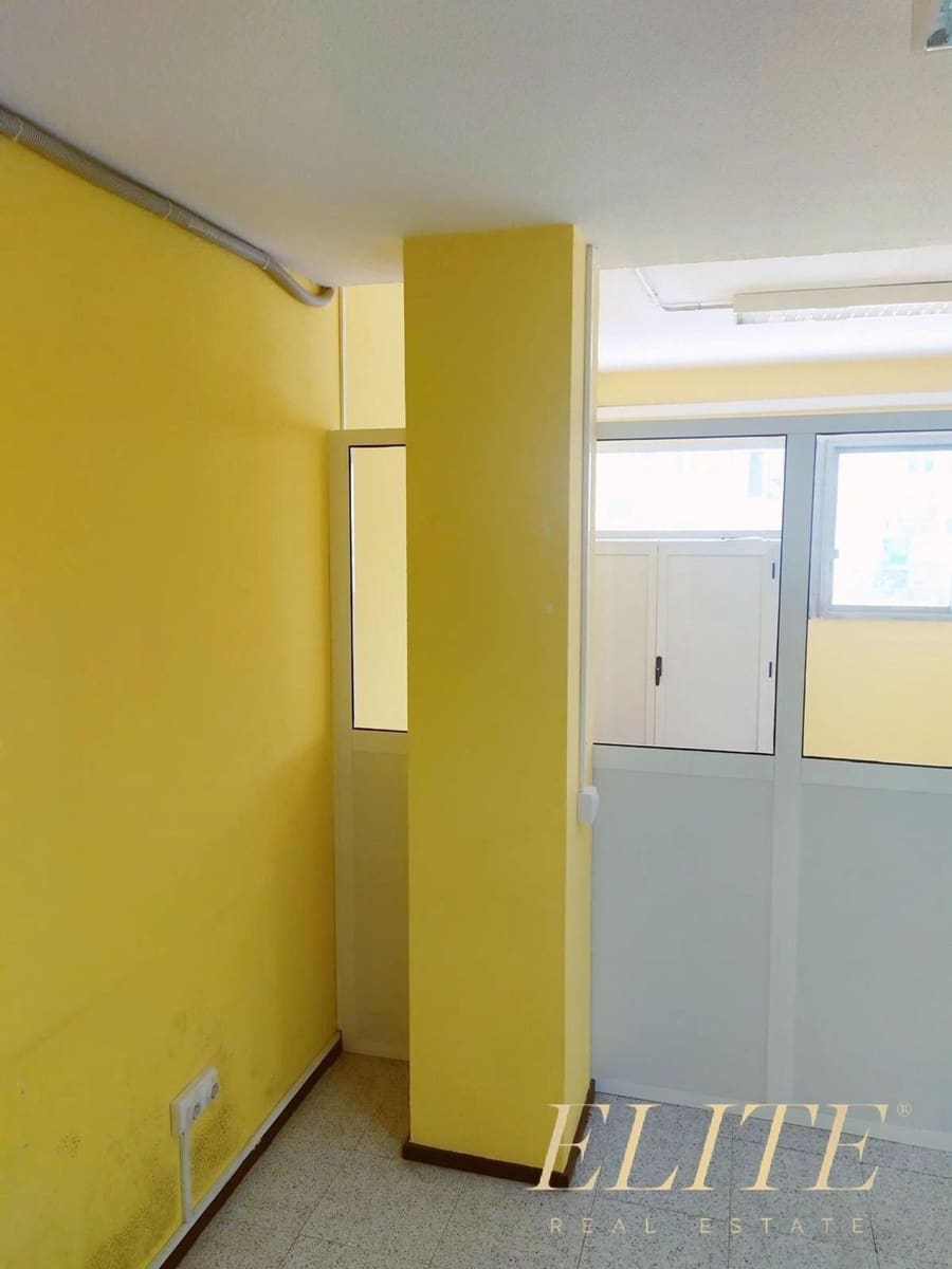 Office for sale in Las Palmas de Gran Canaria - € 224,900 (Ref: 9586867)