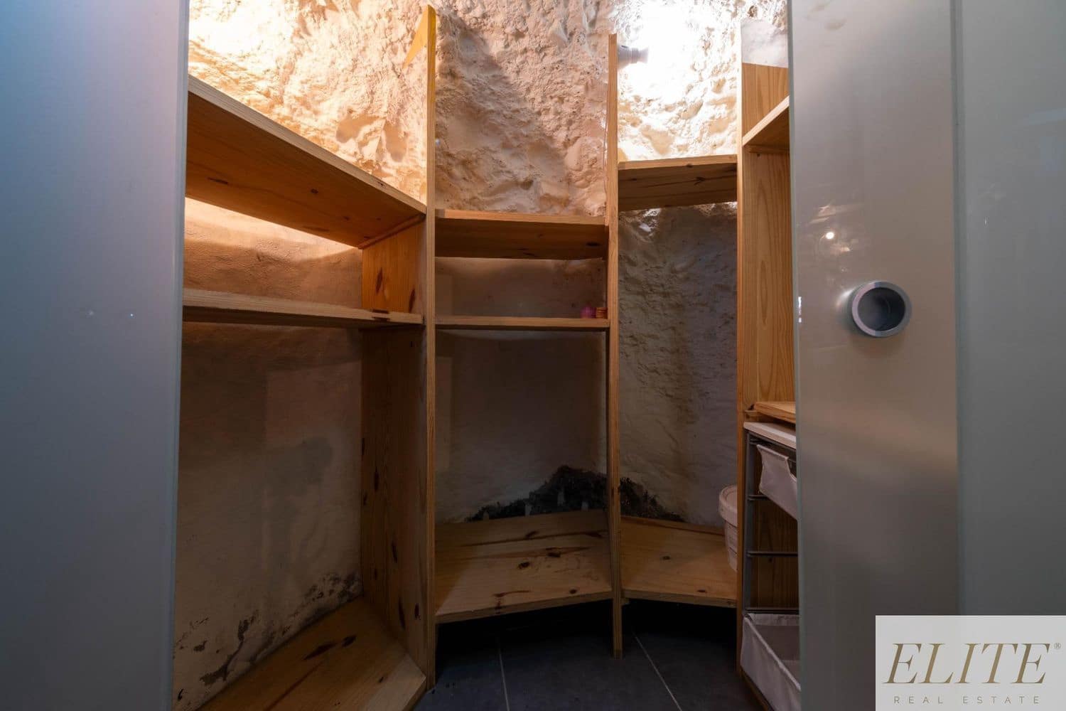 Rakentamaton maa myytävänä paikassa San Lorenzo - 520 000 € (Ref: 9586868)