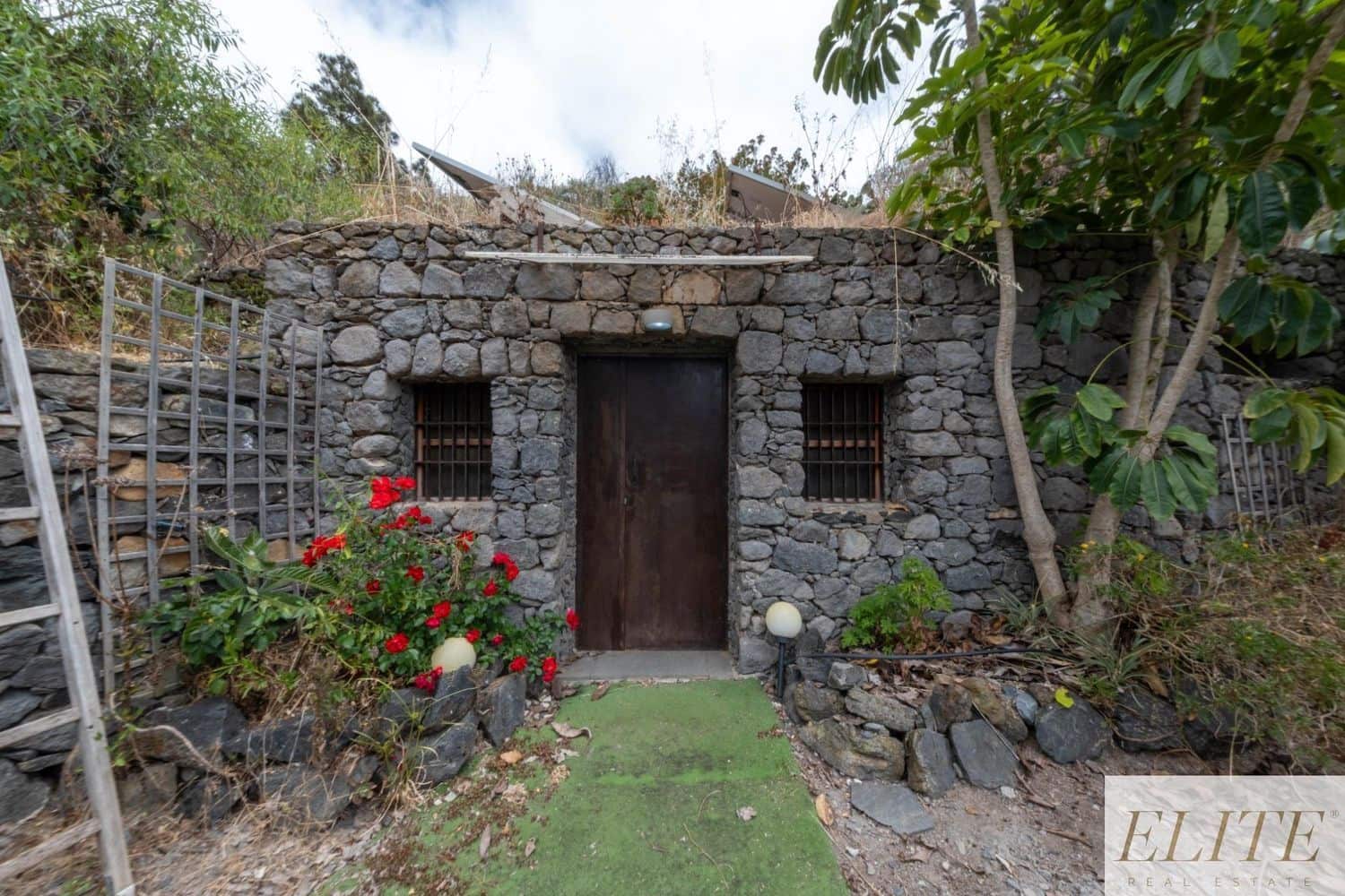 Rakentamaton maa myytävänä paikassa San Lorenzo - 520 000 € (Ref: 9586868)