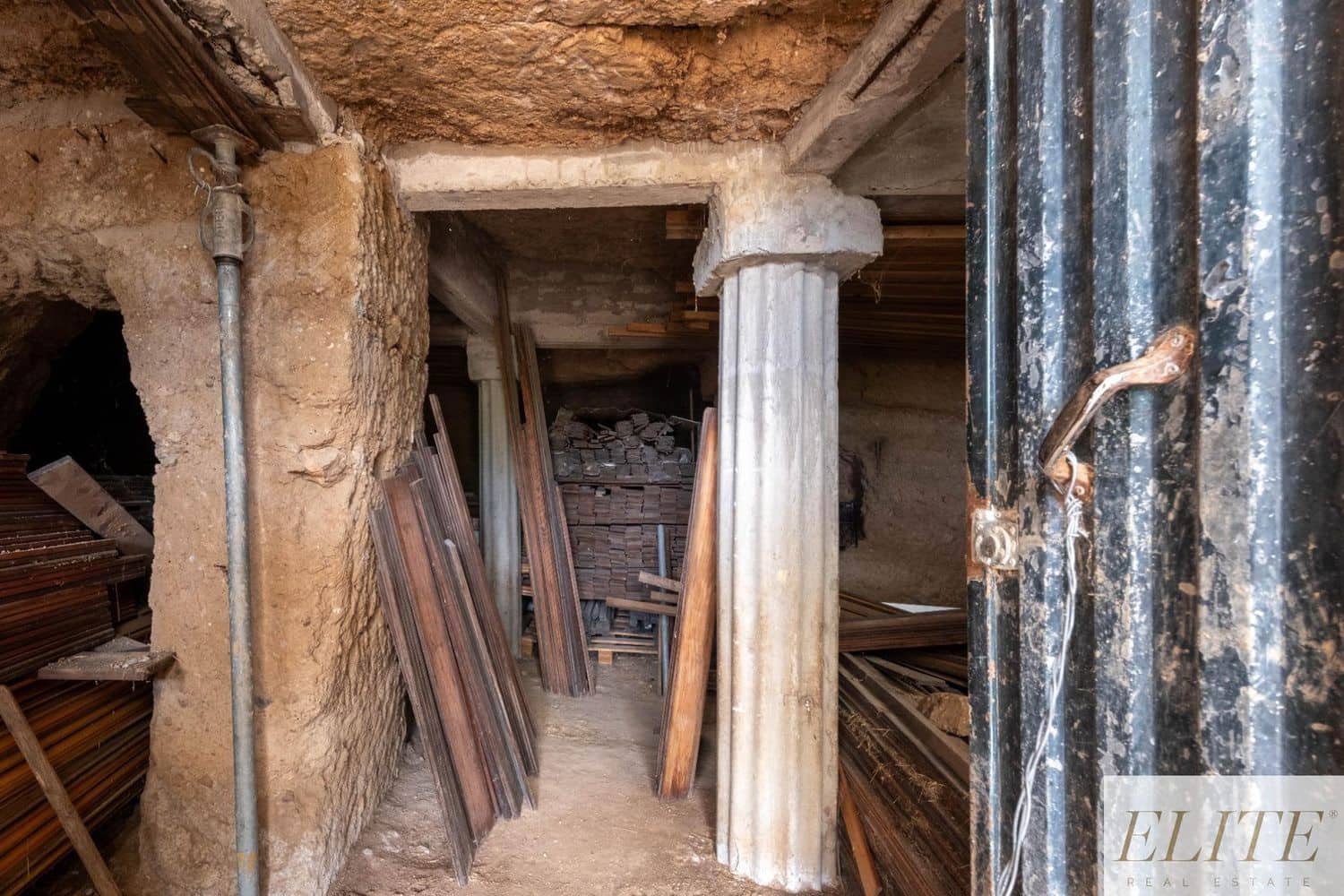 Rakentamaton maa myytävänä paikassa San Lorenzo - 520 000 € (Ref: 9586868)