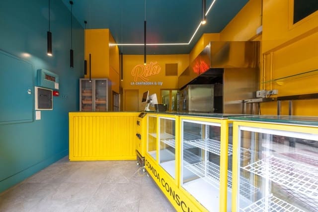 Kaupallinen myytävänä paikassa Alcaravaneras, Las Palmas de Gran Canaria - 174 000 € (Ref: 9586869)