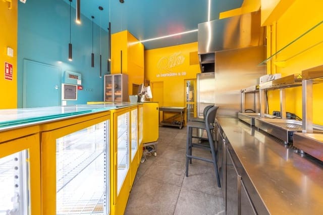 Kaupallinen myytävänä paikassa Alcaravaneras, Las Palmas de Gran Canaria - 174 000 € (Ref: 9586869)