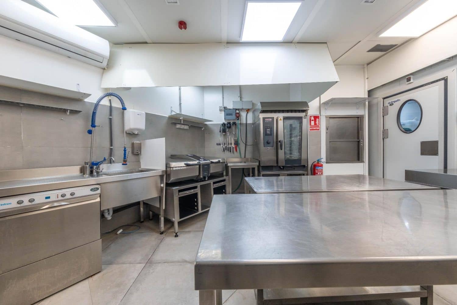 Kaupallinen myytävänä paikassa Las Palmas de Gran Canaria - 174 000 € (Ref: 9586869)