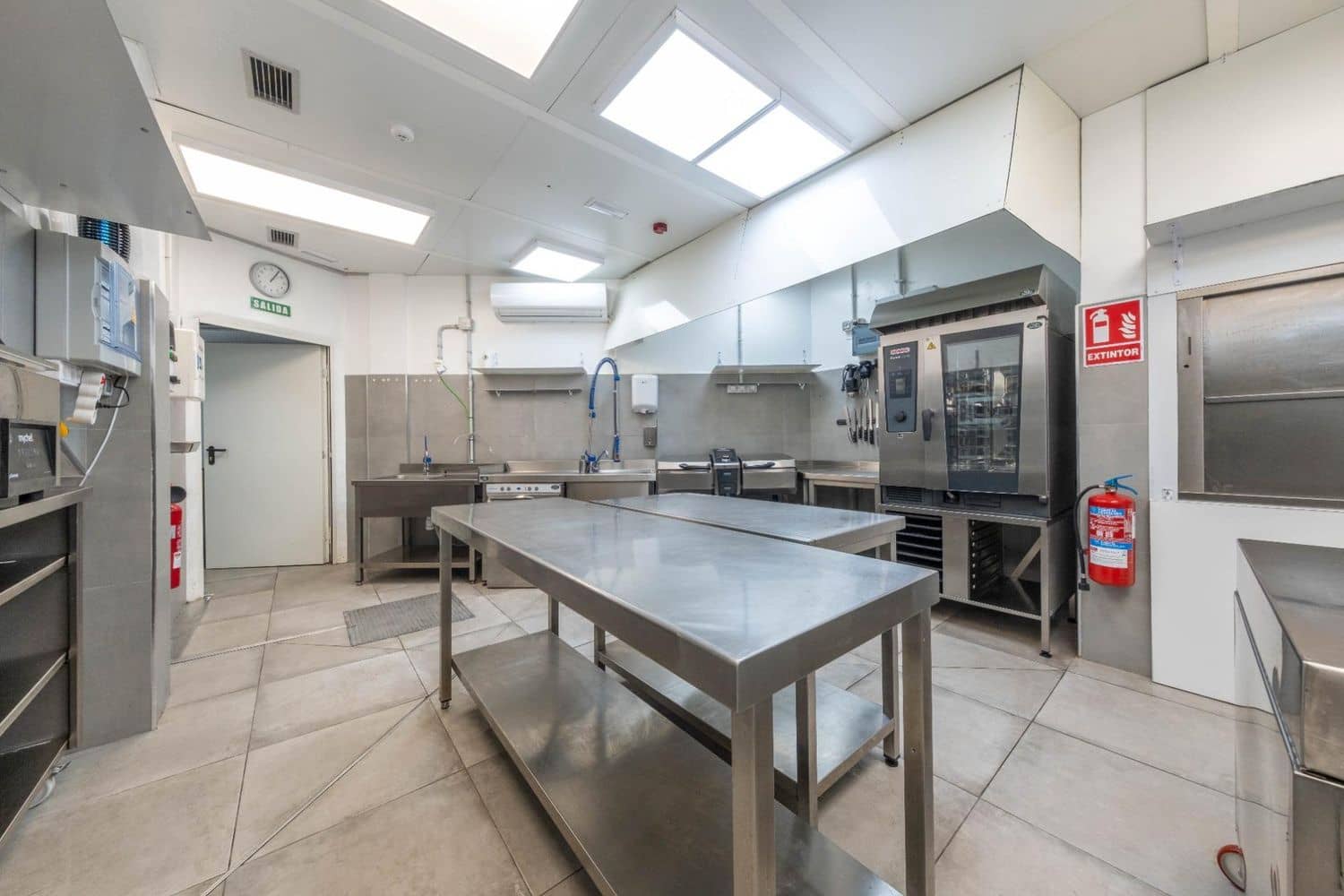 Kaupallinen myytävänä paikassa Las Palmas de Gran Canaria - 174 000 € (Ref: 9586869)