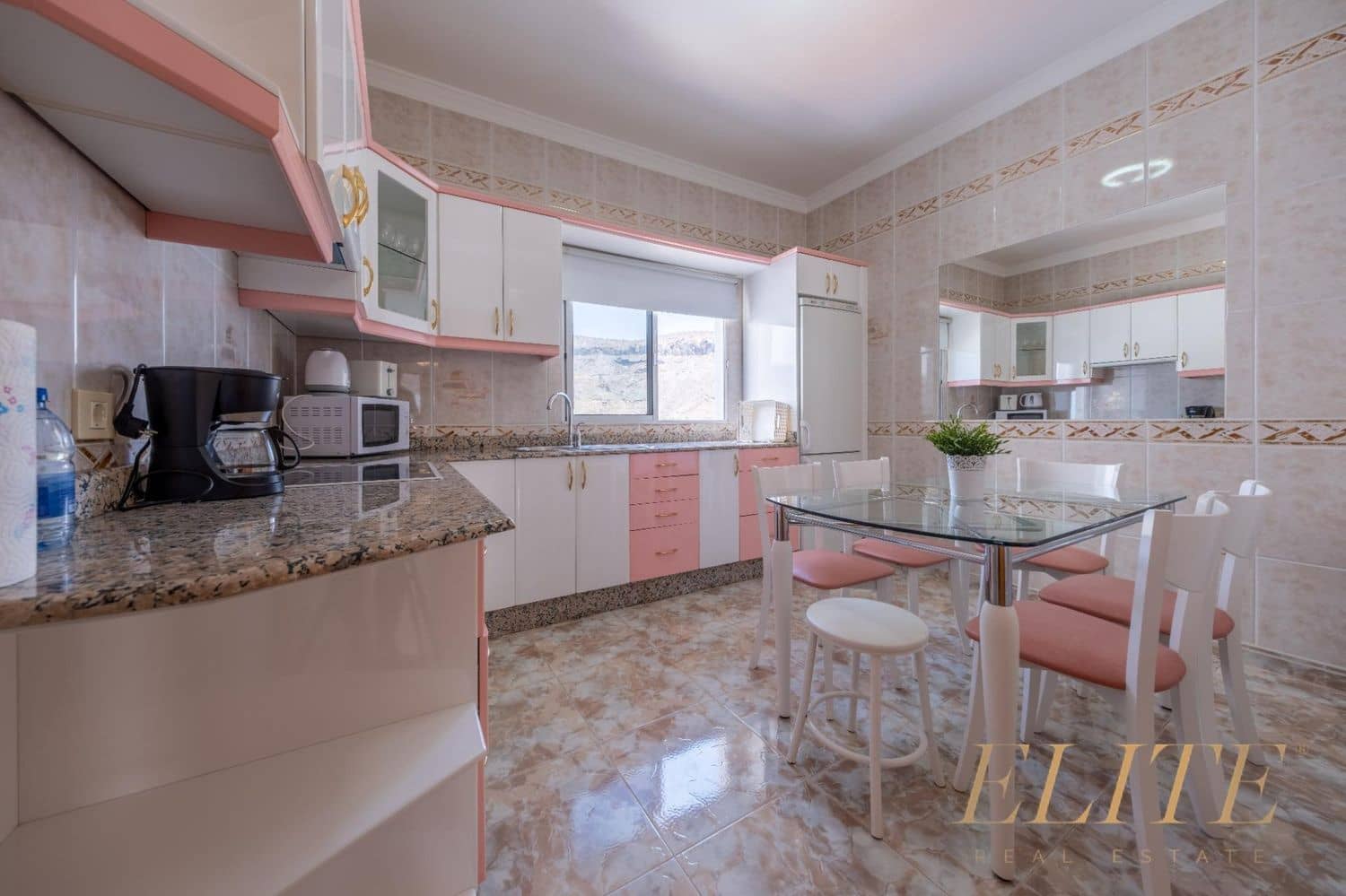 Apartment for sale in Mogan - € 850,000 (Ref: 9586872)