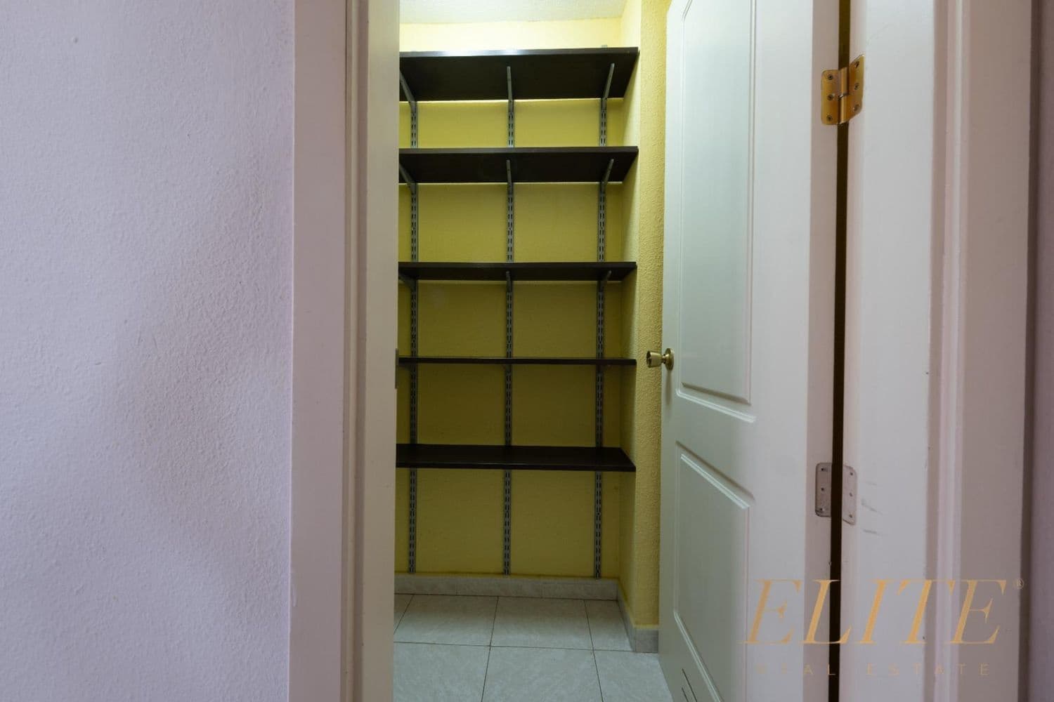 5 bedroom Townhouse for sale in San Bartolome de Tirajana with garage - € 530,000 (Ref: 9586873)