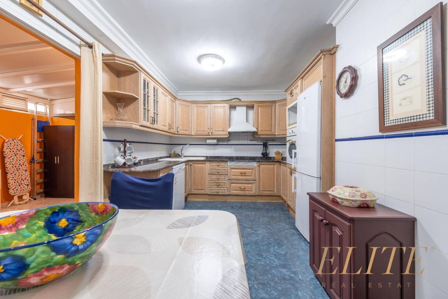 5 bedroom Townhouse for sale in San Bartolome de Tirajana with garage - € 530,000 (Ref: 9586873)