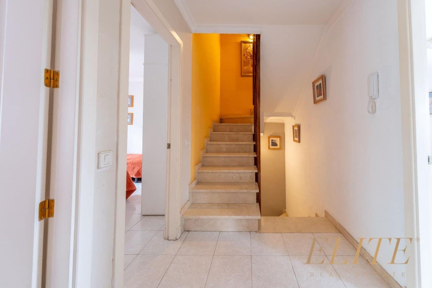 5 bedroom Townhouse for sale in San Bartolome de Tirajana with garage - € 530,000 (Ref: 9586873)