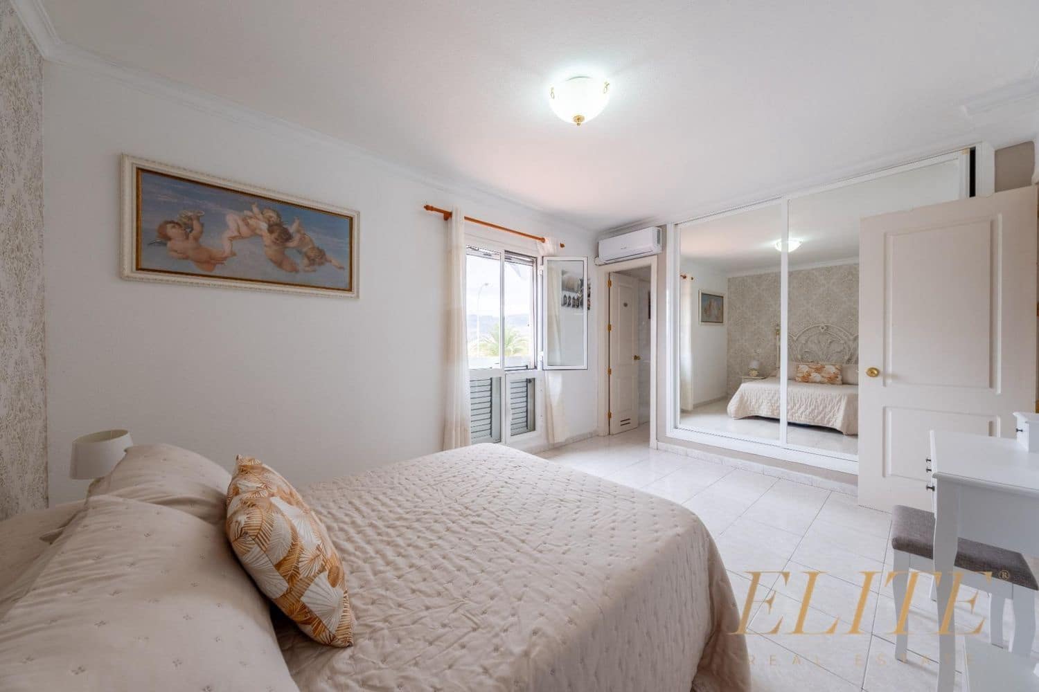 5 bedroom Townhouse for sale in San Bartolome de Tirajana with garage - € 530,000 (Ref: 9586873)