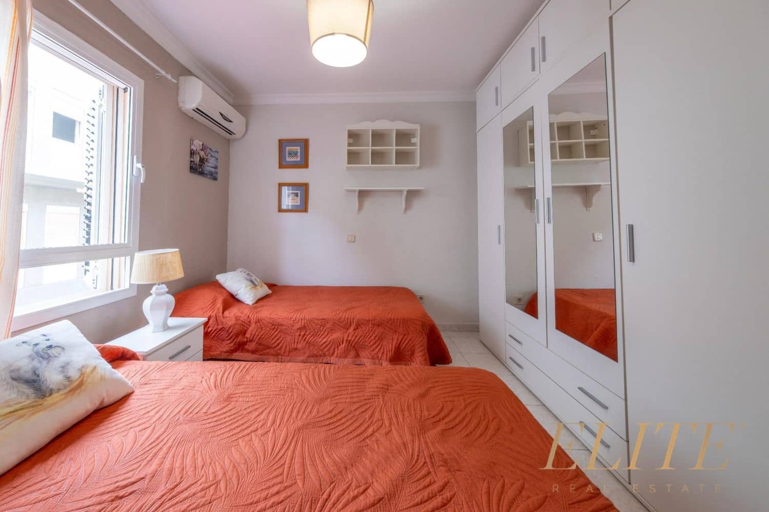 5 bedroom Townhouse for sale in San Bartolome de Tirajana with garage - € 530,000 (Ref: 9586873)