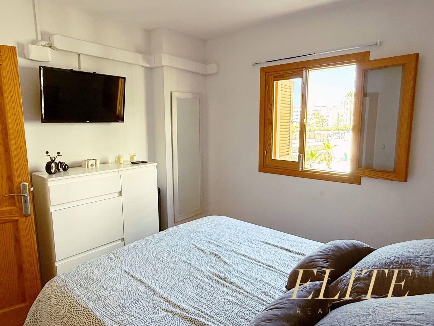 2 bedroom Apartment for sale in Playa del Ingles with pool garage - € 260,000 (Ref: 9586874)