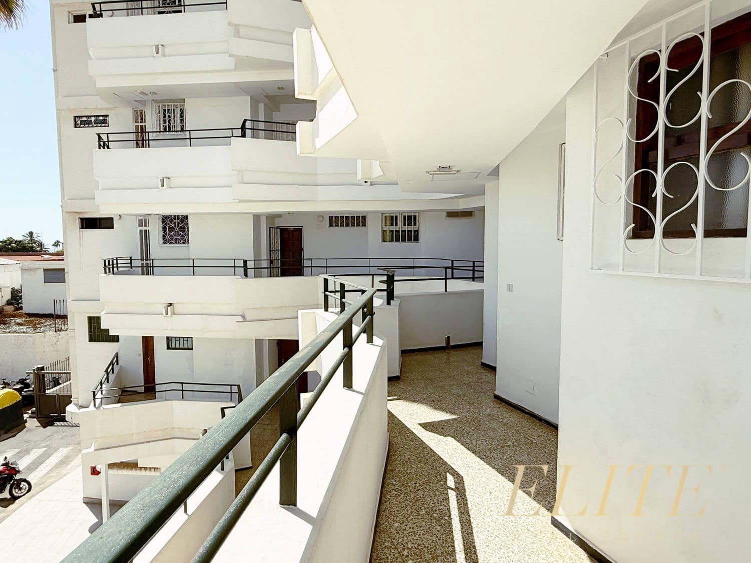 2 bedroom Apartment for sale in Playa del Ingles with pool garage - € 260,000 (Ref: 9586874)