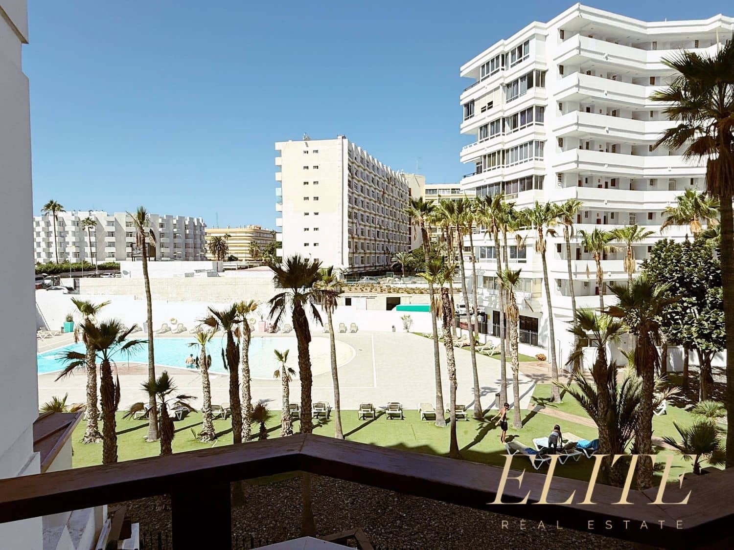 2 bedroom Apartment for sale in Playa del Ingles with pool garage - € 260,000 (Ref: 9586874)