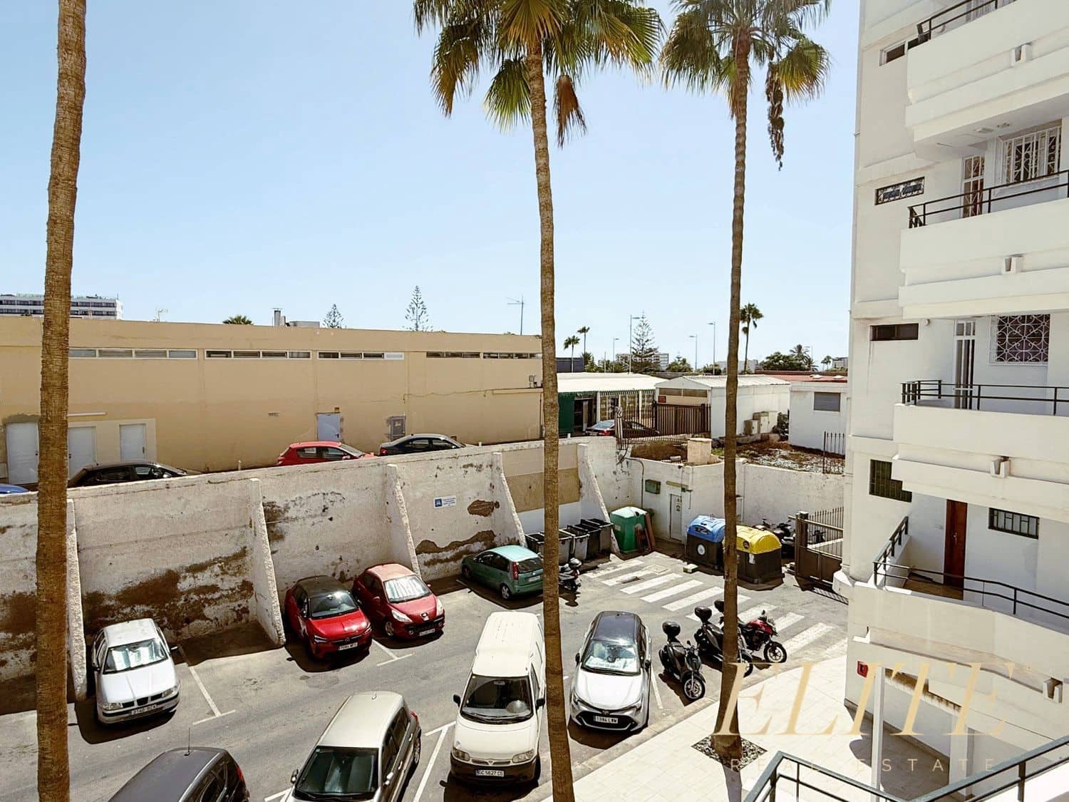 2 bedroom Apartment for sale in Playa del Ingles with pool garage - € 260,000 (Ref: 9586874)