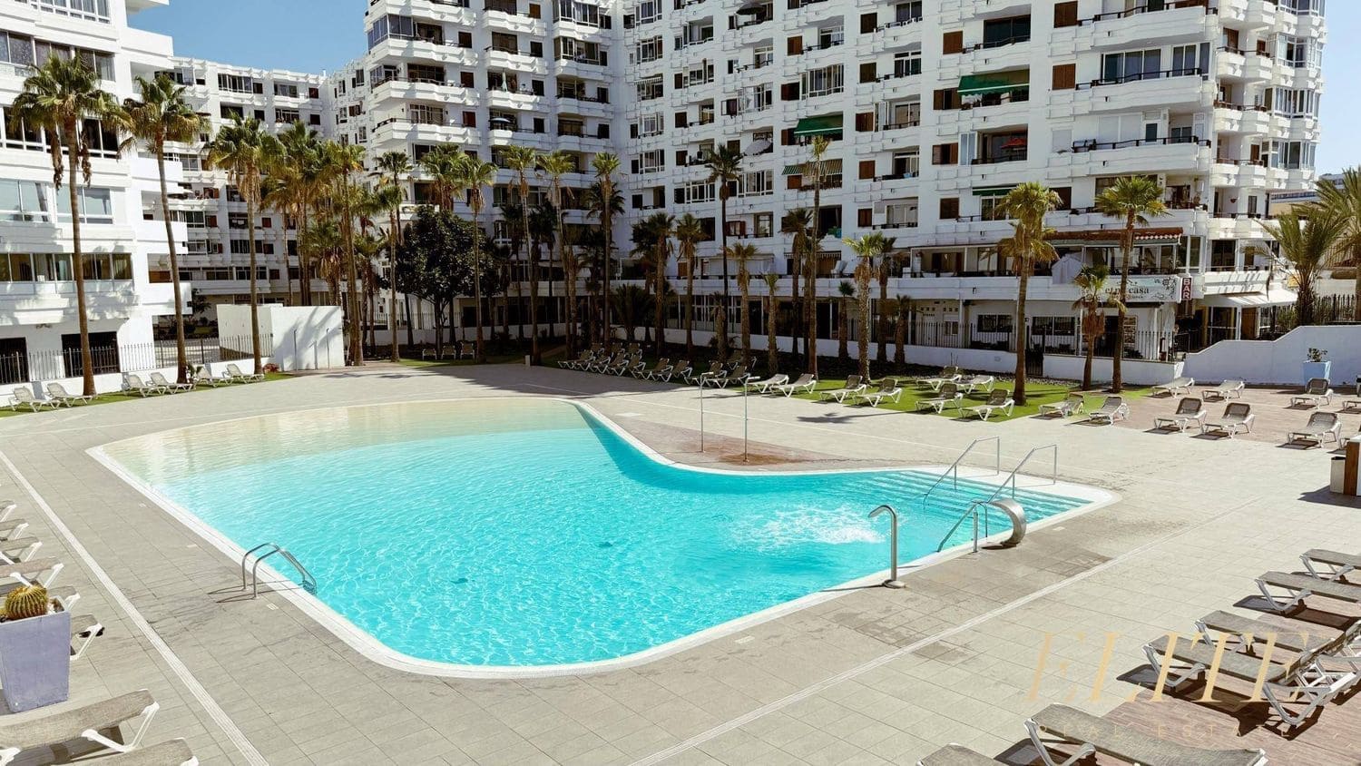 2 bedroom Apartment for sale in Playa del Ingles with pool garage - € 260,000 (Ref: 9586874)