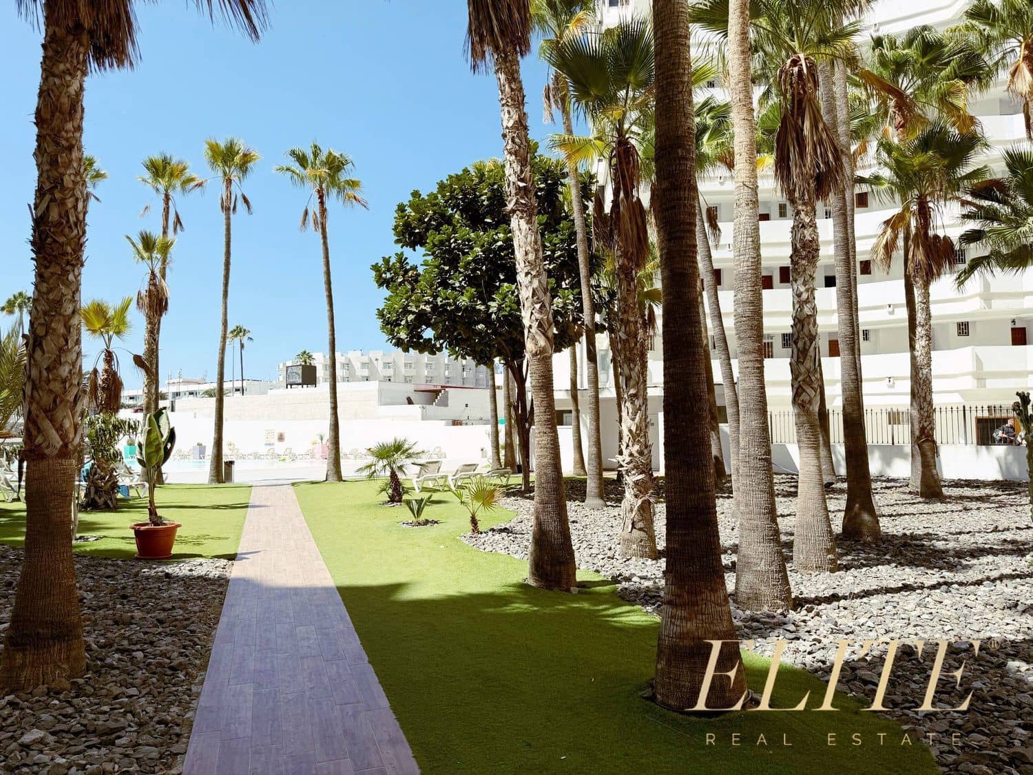 2 bedroom Apartment for sale in Playa del Ingles with pool garage - € 260,000 (Ref: 9586874)