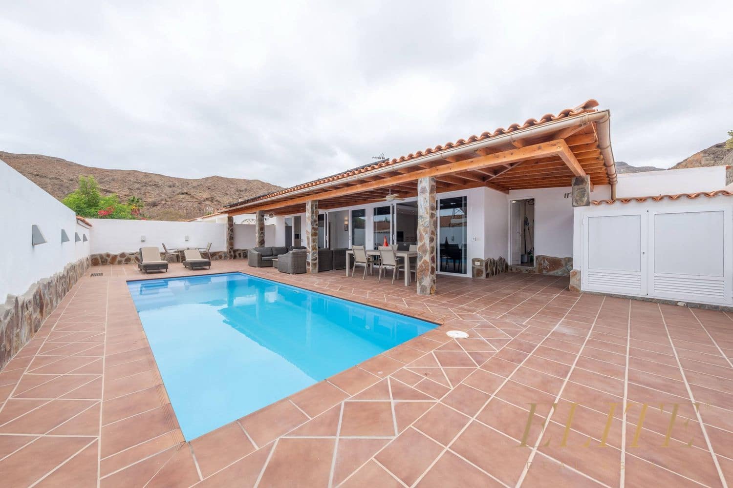 3 slaapkamer Huis te koop in Mogan met zwembad garage - € 780.000 (Ref: 9586875)