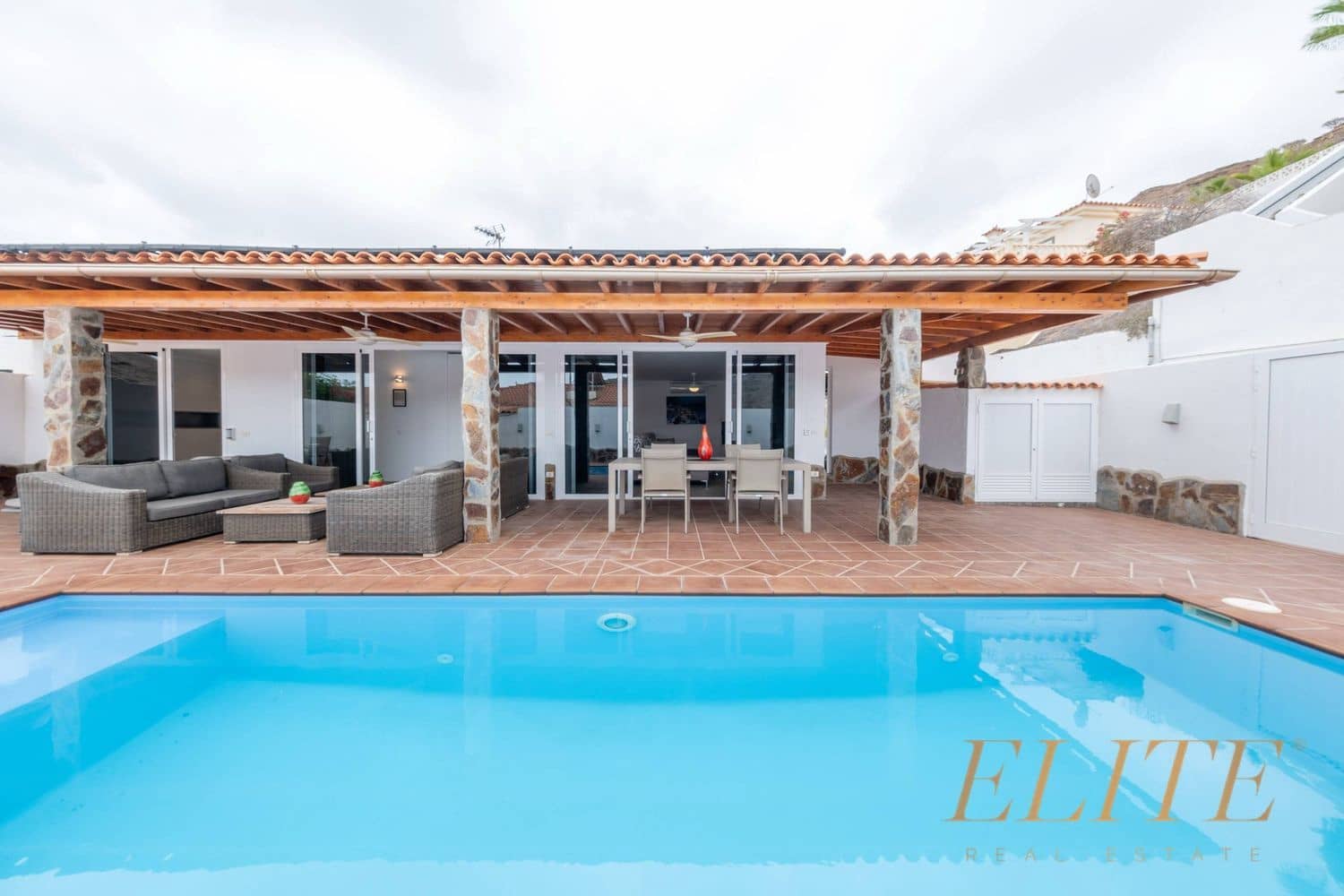 3 slaapkamer Huis te koop in Mogan met zwembad garage - € 780.000 (Ref: 9586875)