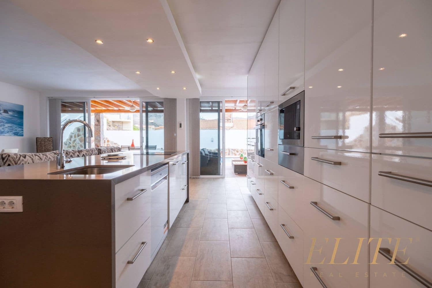 3 slaapkamer Huis te koop in Mogan met zwembad garage - € 780.000 (Ref: 9586875)