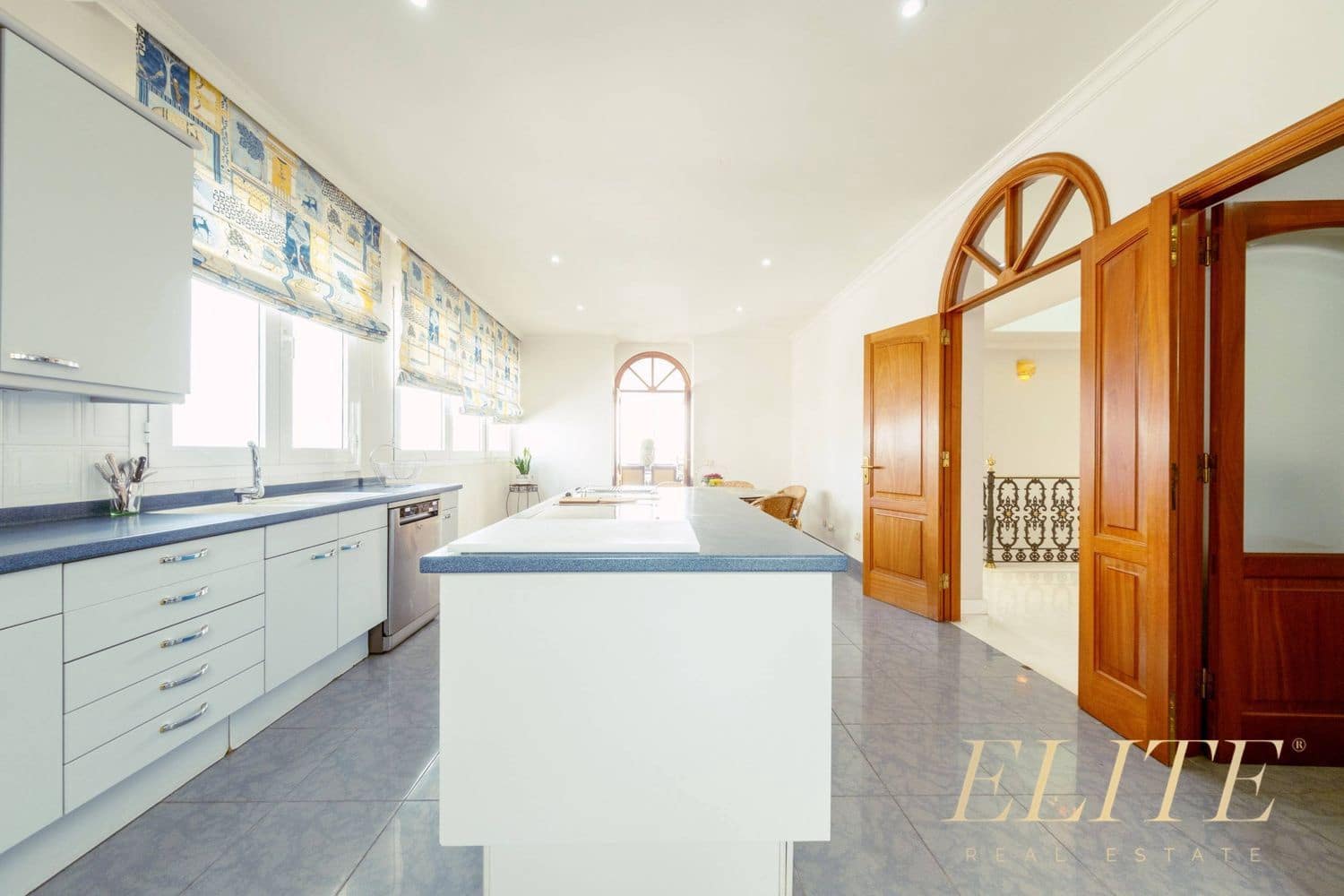 Chalet de 6 habitaciones en Las Palmas de Gran Canaria en venta con garaje - 2.400.000 € (Ref: 9586877)