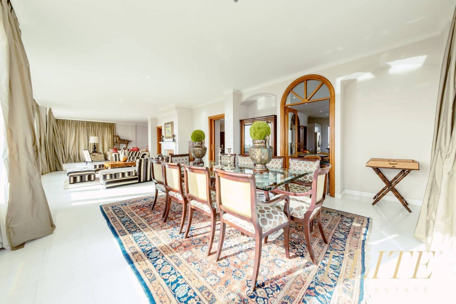 Chalet de 6 habitaciones en Las Palmas de Gran Canaria en venta con garaje - 2.400.000 € (Ref: 9586877)