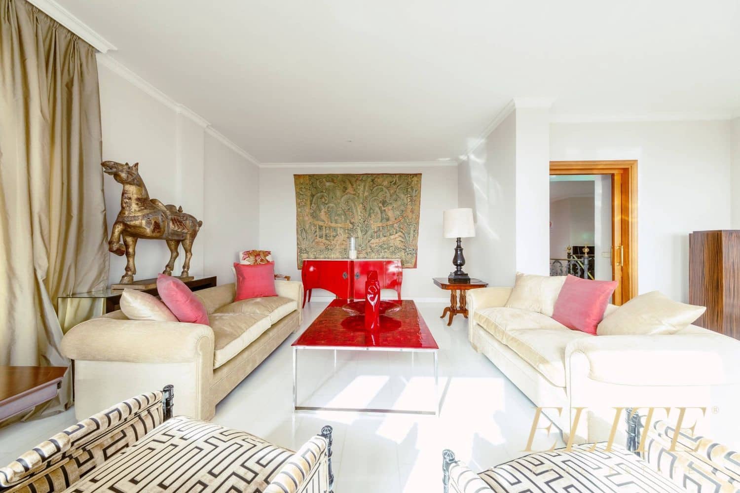 Chalet de 6 habitaciones en Las Palmas de Gran Canaria en venta con garaje - 2.400.000 € (Ref: 9586877)